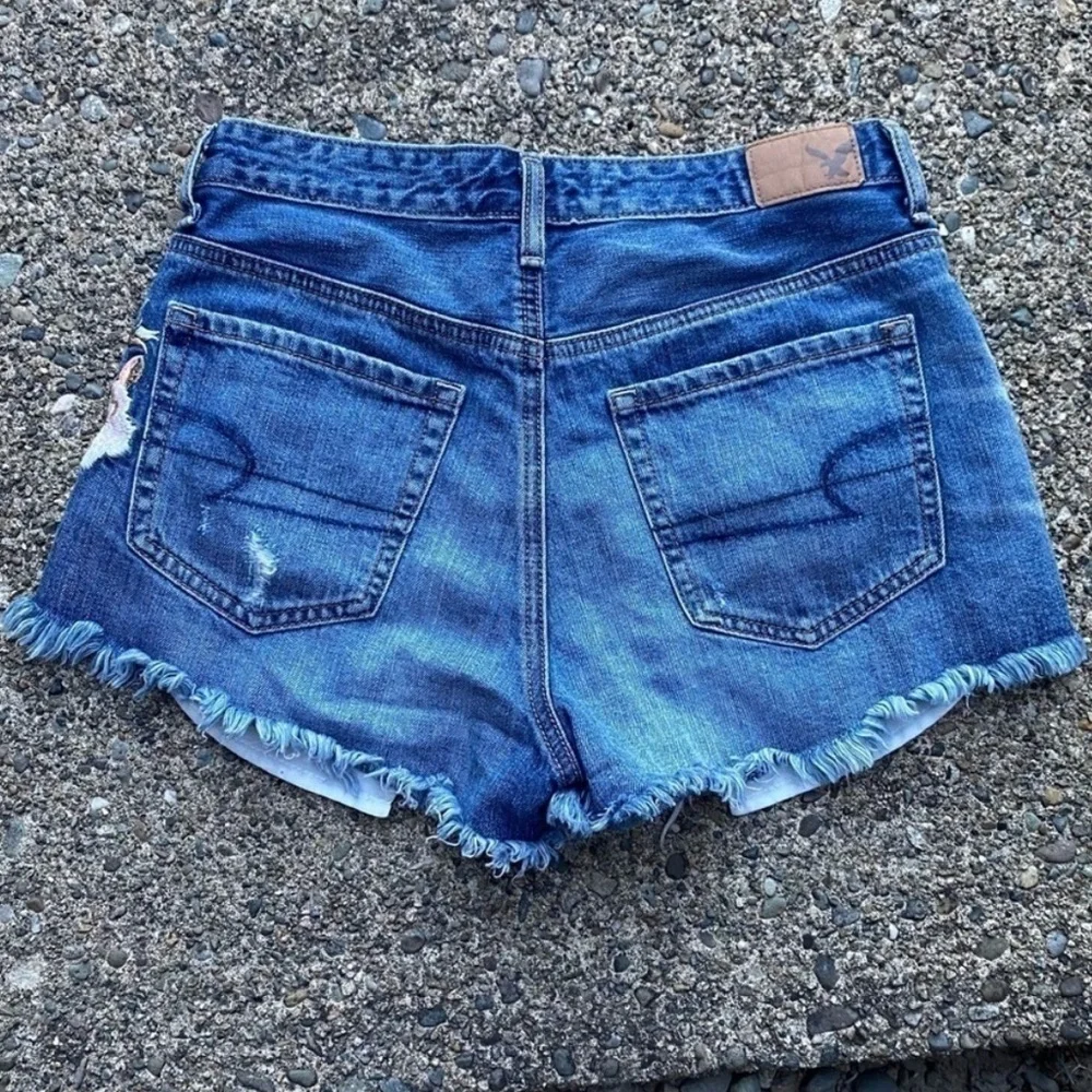 AEO American Eagle Vintage hi rise festival Cut Off Denim Shorts Embroidered
